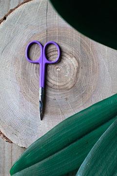 Manikúrní nůžky - fialová